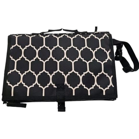 Skip Hop Diaper Changing Mat Clutch Travel Portable Black Beige NWOT - Picture 3 of 10